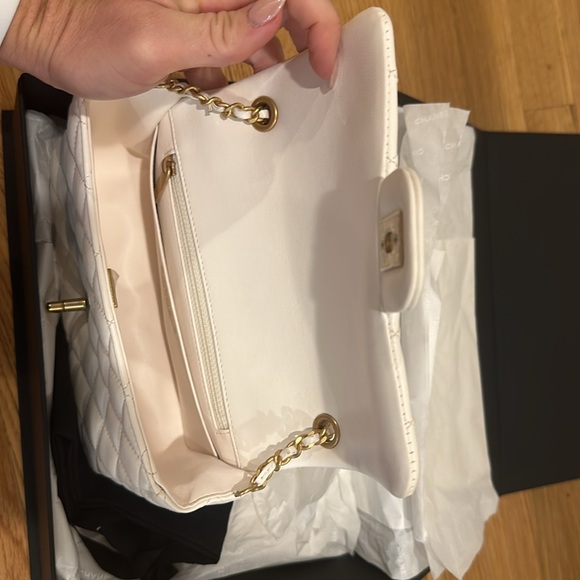 Lambskin Enamel Quilted Small Coco Hearts Square Flap White - Picture 10 of 13